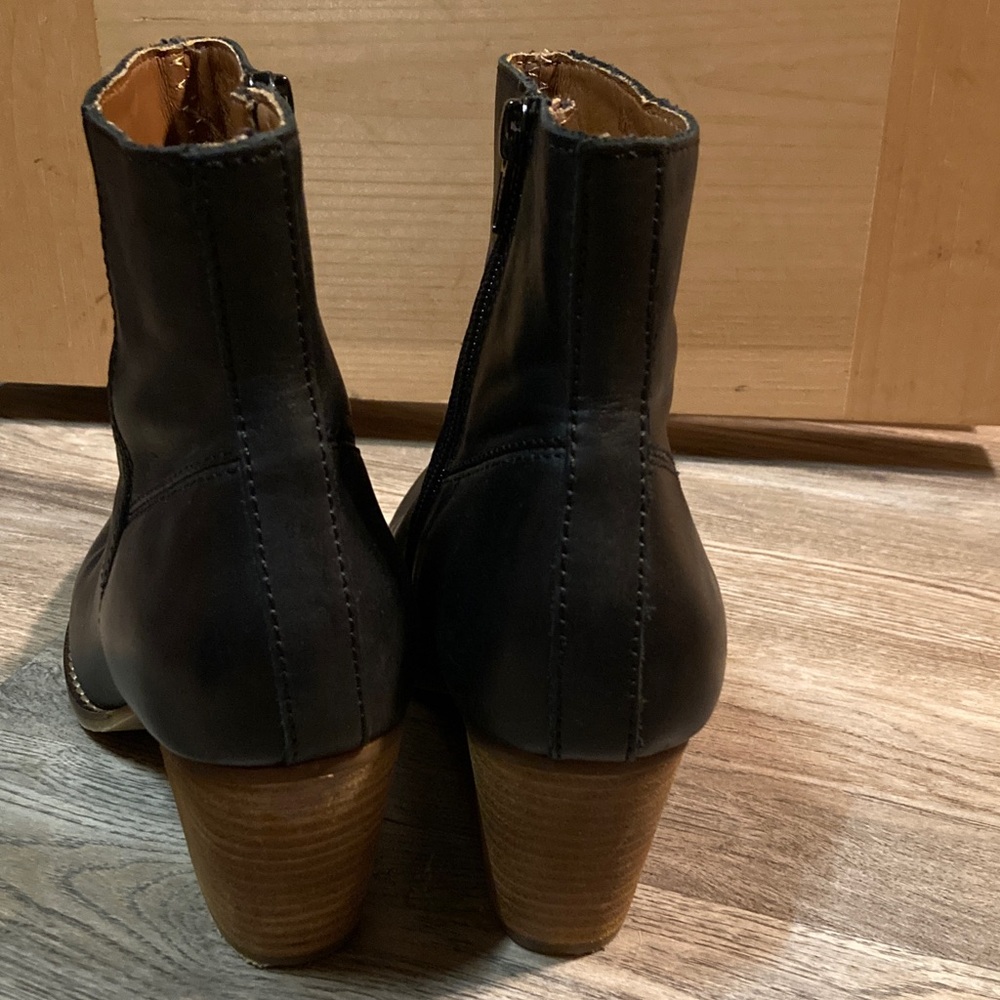 House of Harlow 1960 Lilly Black Leather Ankle Booties - Picture 3 of 8